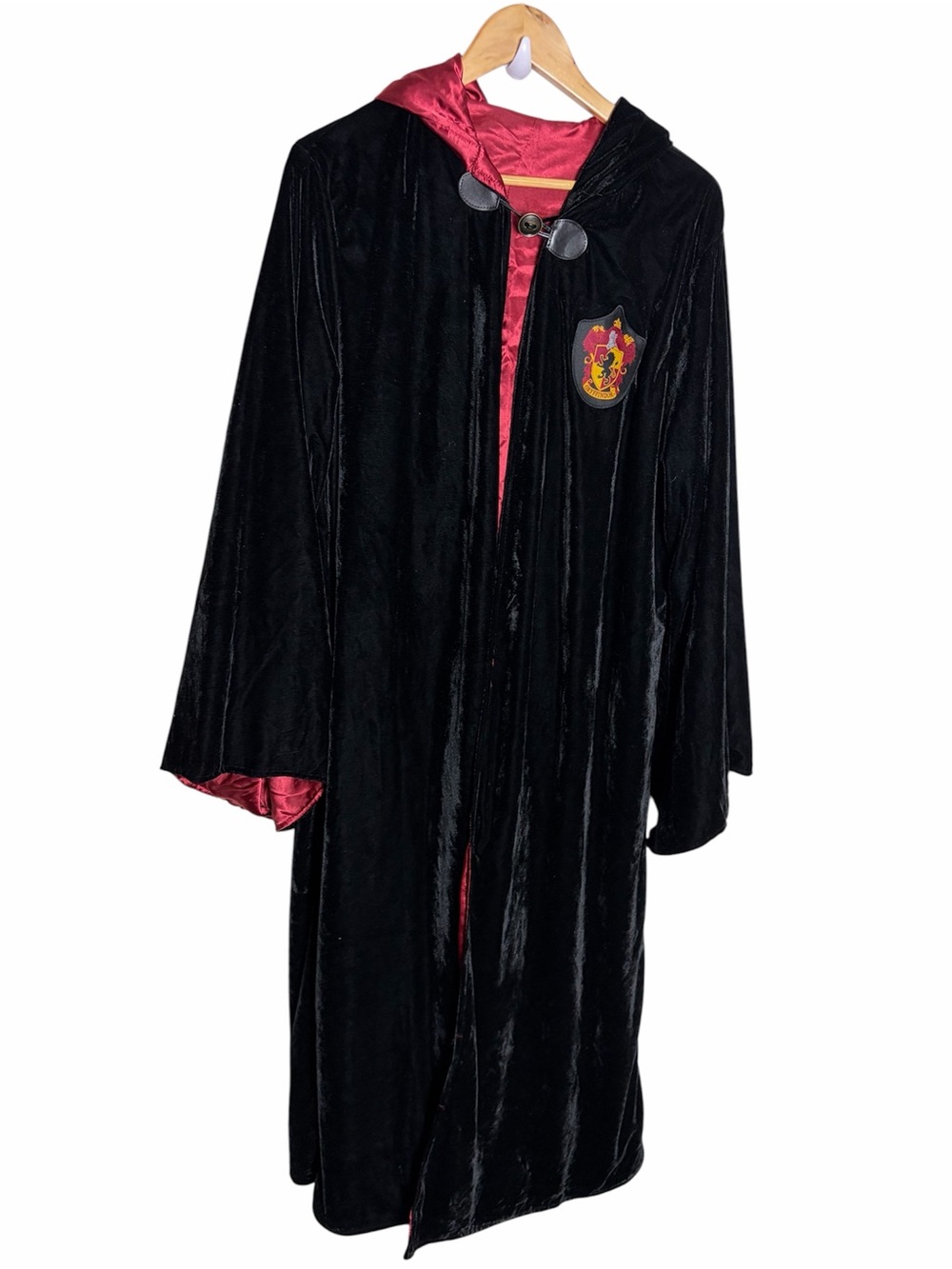 Wizarding world Of Harry Potter Gryffindor black velvet unisex cape with hood